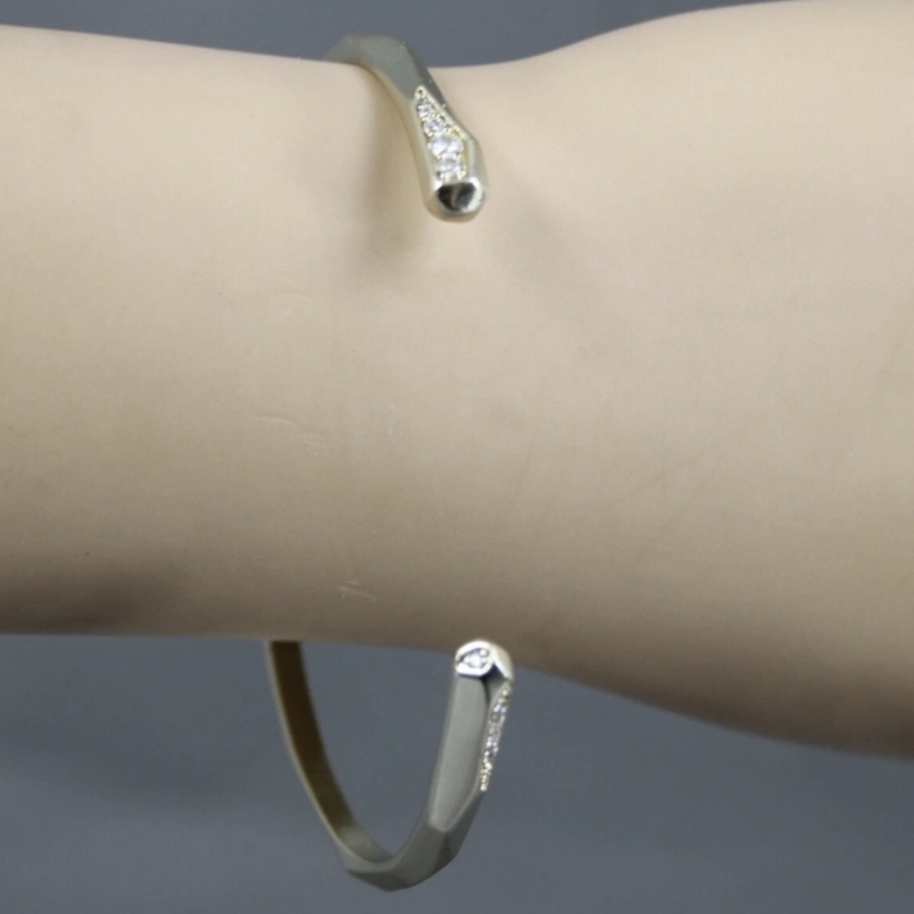 EUC Two Tone Kendra Scott Cuff